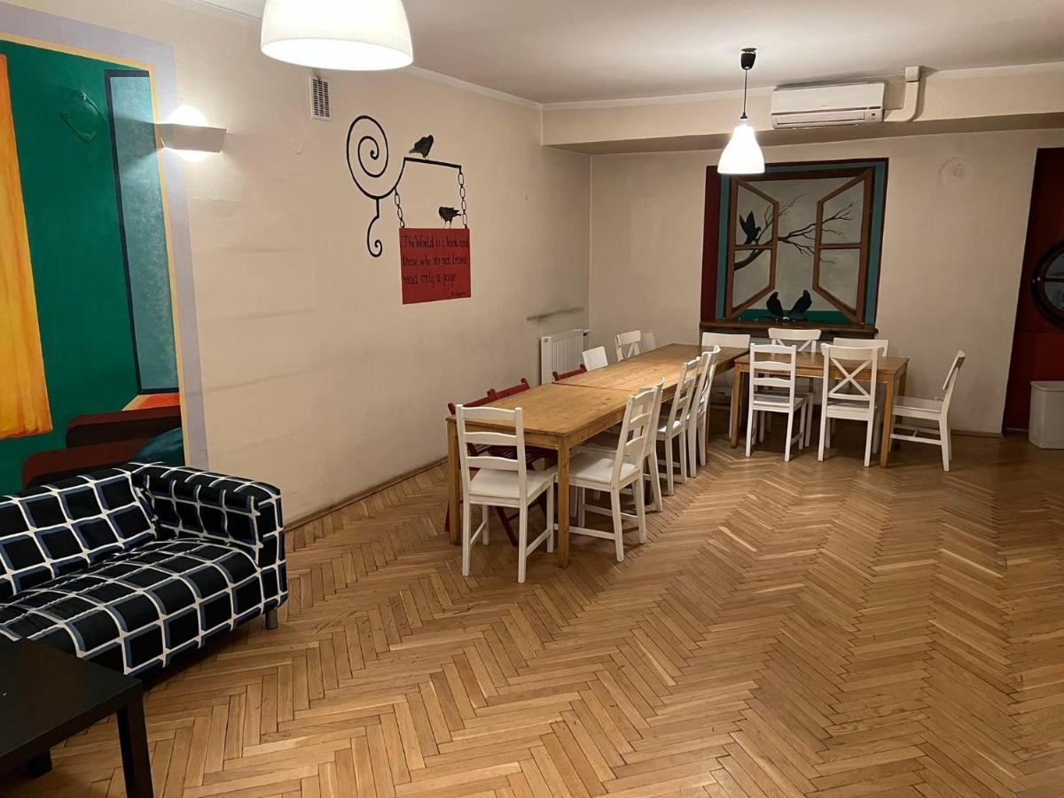 50 People Bis Apartment Krakow Ngoại thất bức ảnh